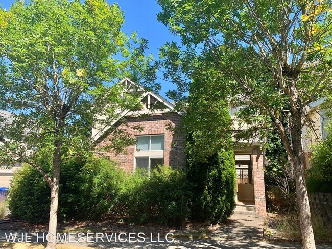 Building Photo - 3 br, 2.5 bath House - 15058 NE 8th Place