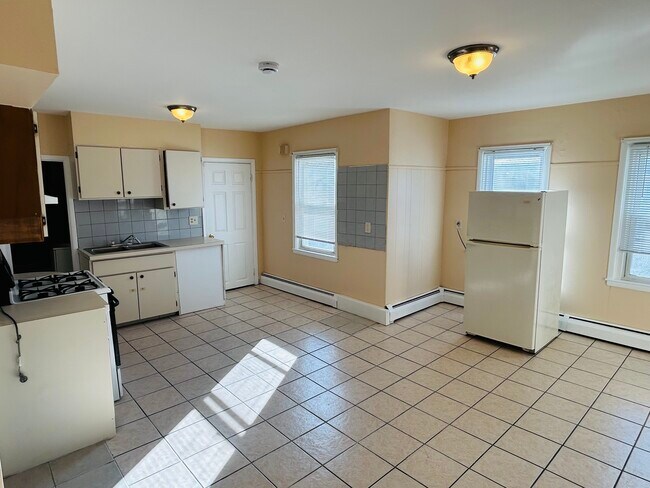 Foto del edificio - 25 Fallon Ave