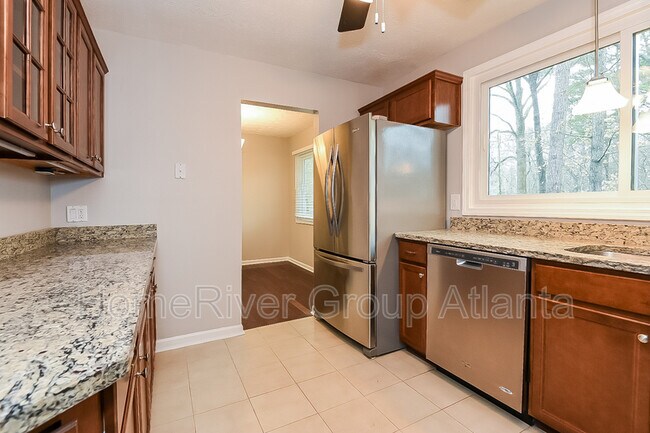 Foto del edificio - 461 Barnsdale Dr