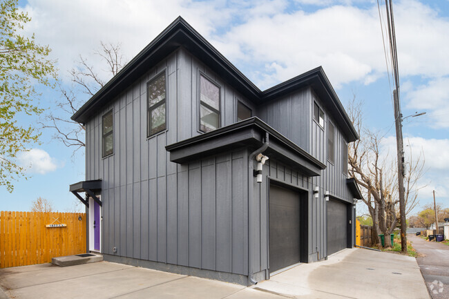 Building Photo - 4877 Beach Ct