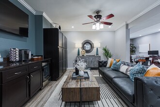 Building Photo - The Village at Bellaire Apartments