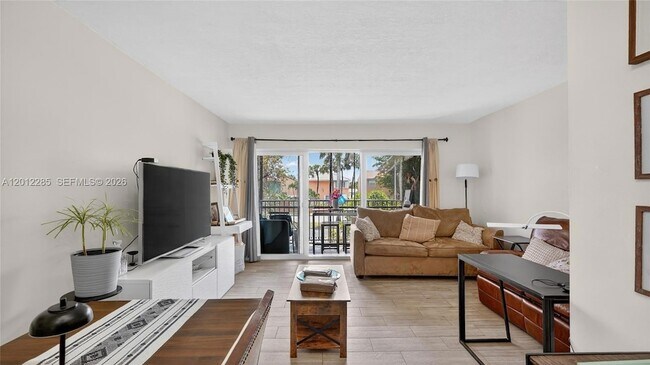 Foto del edificio - 200 NW 87th Ave