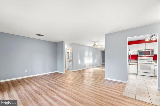 Foto del edificio - 1607 Hawthorne Ct