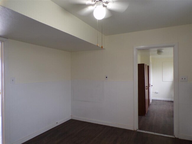 Building Photo - 1503 N Water St