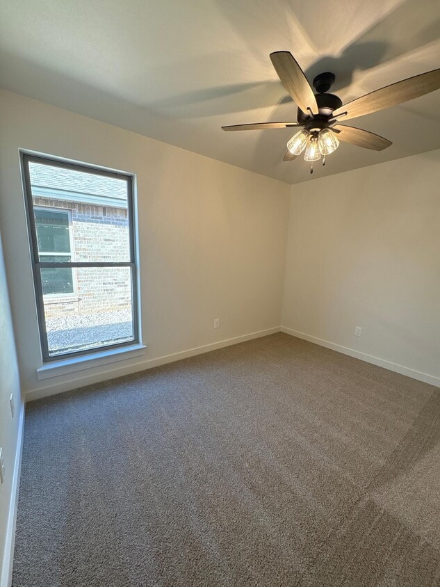 Building Photo - 2416 Aberdeen Ave