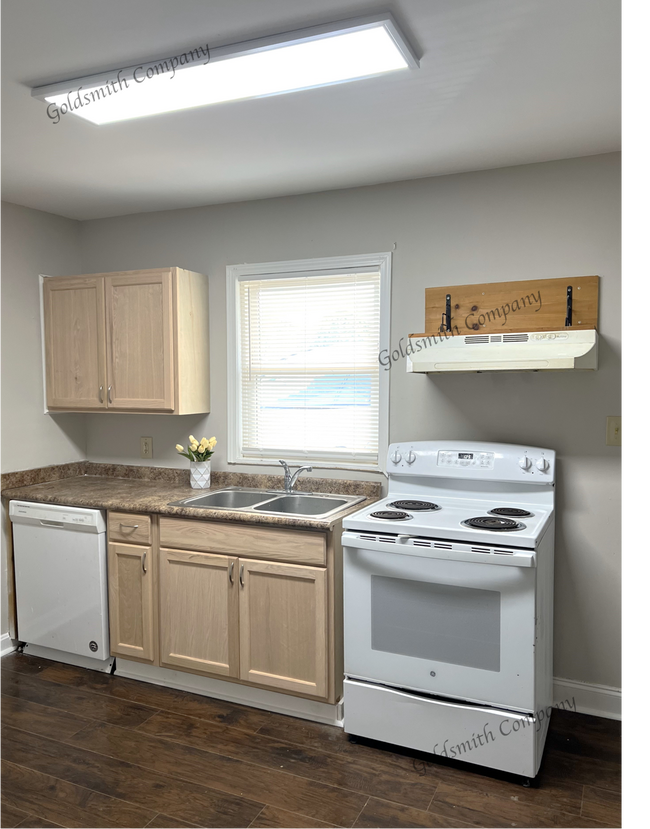 Building Photo - 10 Averill St