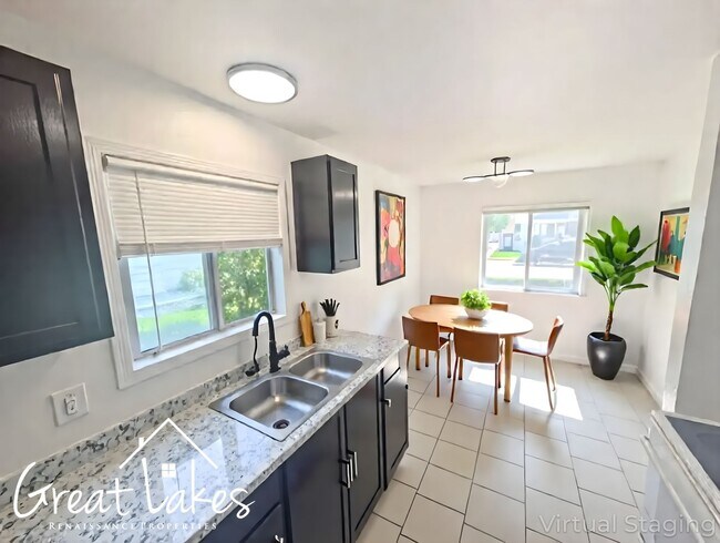 Building Photo - Charming 3 Bedroom 1 Bathroom now availabl...