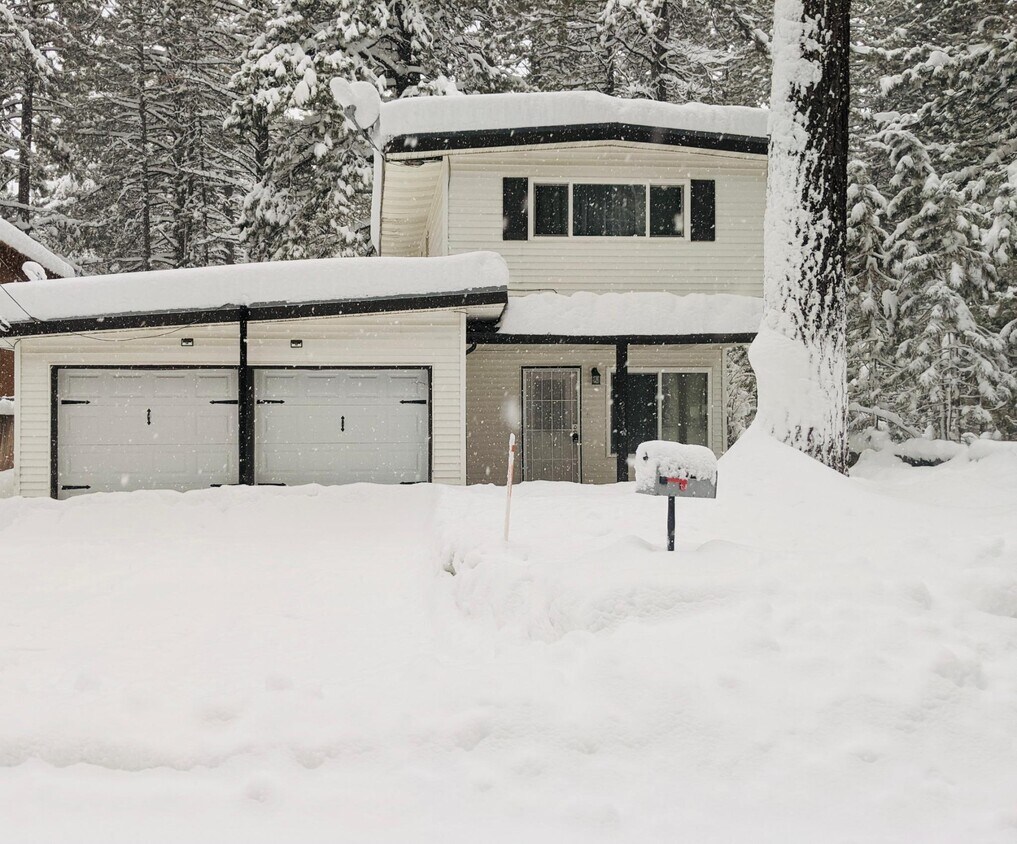 2525 Rose Ave, South Lake Tahoe, CA 96150 House Rental in South Lake