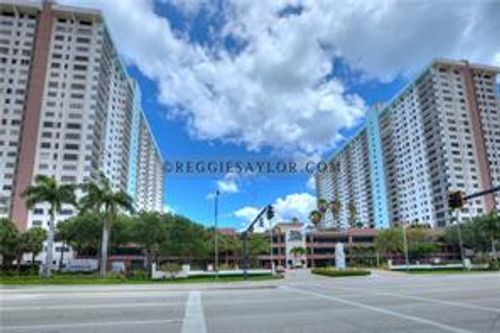Building Photo - 1201 S Ocean Dr