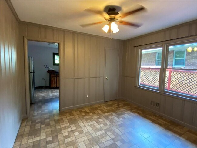 Foto del edificio - 1975 Clearwater Dr SE