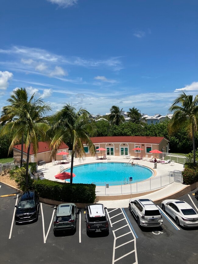 Community pool - 3930 S Roosevelt Blvd