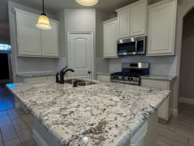 Foto del edificio - 7836 Cottonwood Dr