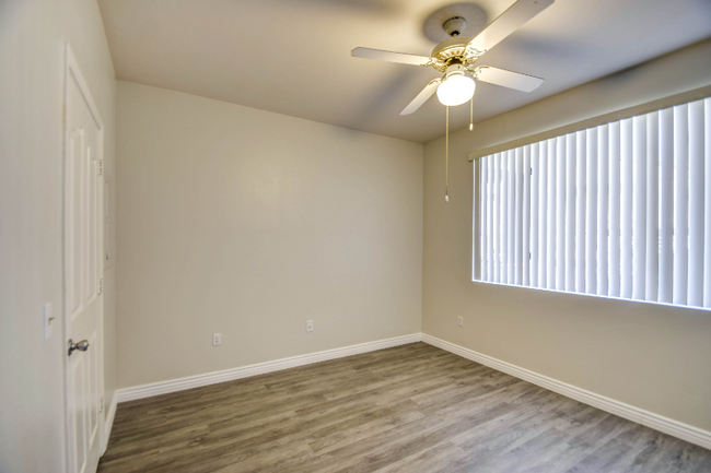 Building Photo - 16013 S Desert Foothills Pkwy