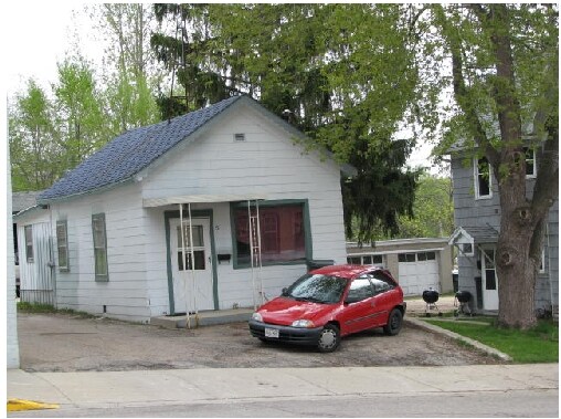 Building Photo - 1-5 Bridge St