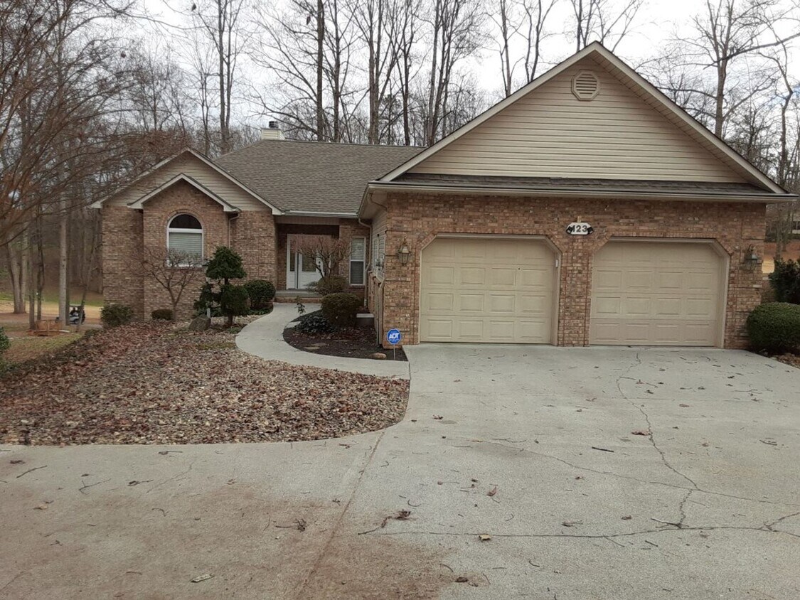 123 Inata Cir, Loudon, TN 37774 House Rental in Loudon, TN