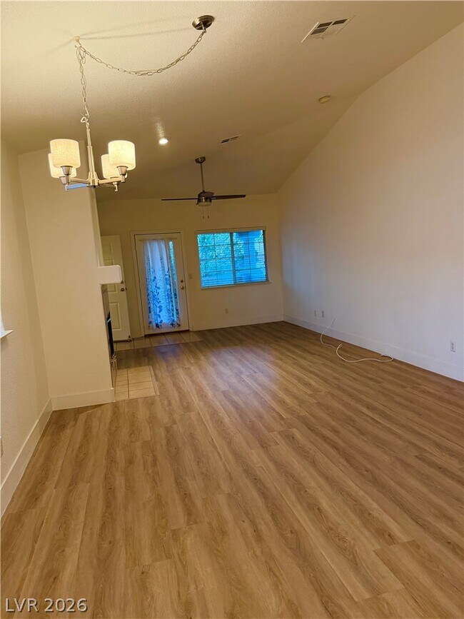 Building Photo - 3327 Erva St