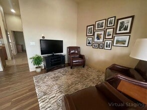 Building Photo - 201 Golf View Dr