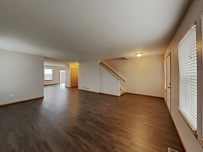 Building Photo - 1731 Ivy Court