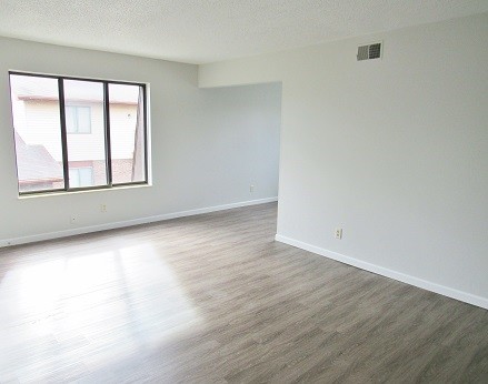 Building Photo - 1305 Springfield Dr