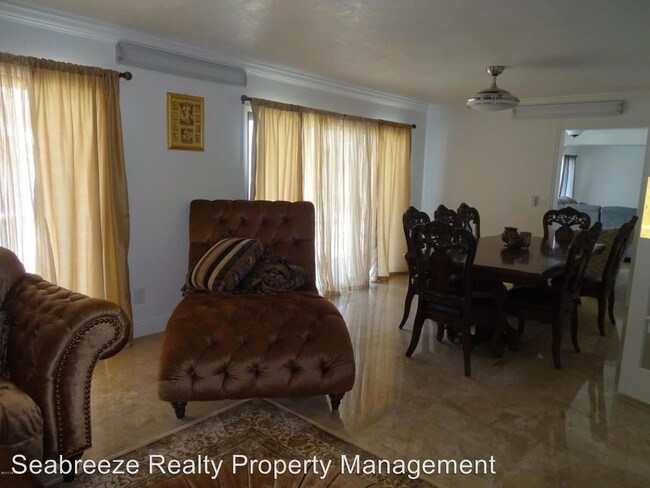 Building Photo - 433 Pelican Bay Dr
