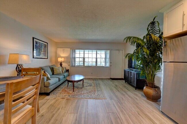 Foto del edificio - 5208 NE 24th Terrace