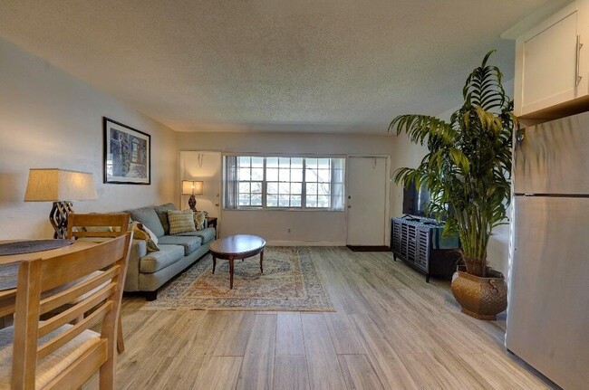 Building Photo - 5208 NE 24th Terrace