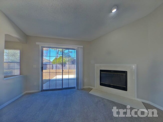 Building Photo - 522 Jimbay Dr