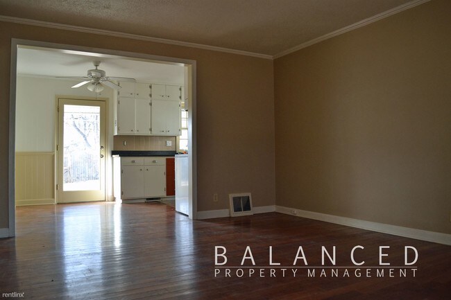 Building Photo - 2 br, 1 bath House - 2041 SW High Ave