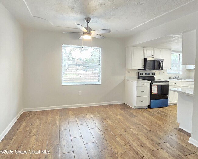 Foto del edificio - 3135 Shady Dell Ln