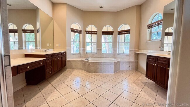 Building Photo - 9546 Worswick Ct
