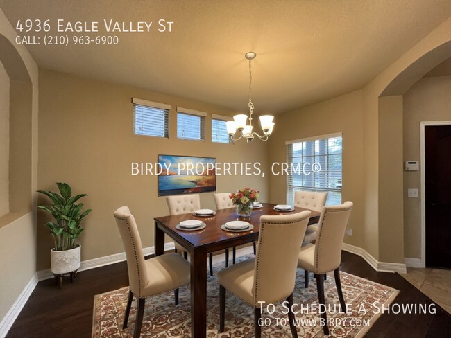 Foto del edificio - "Spacious 4-Bedroom Oasis in Schertz with ...