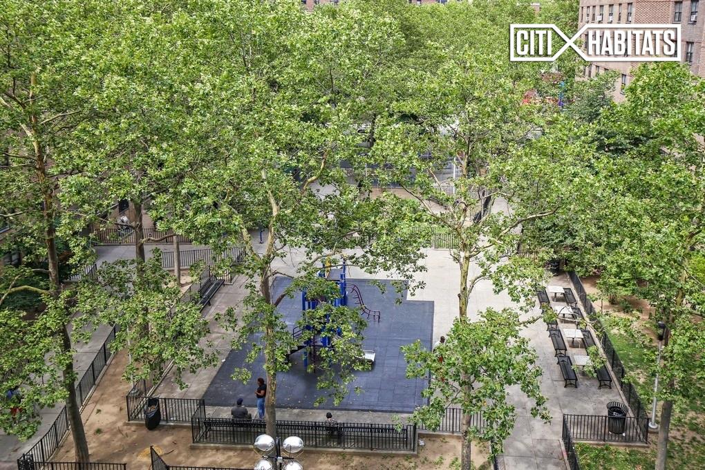 Foto principal - 420 W 25th St