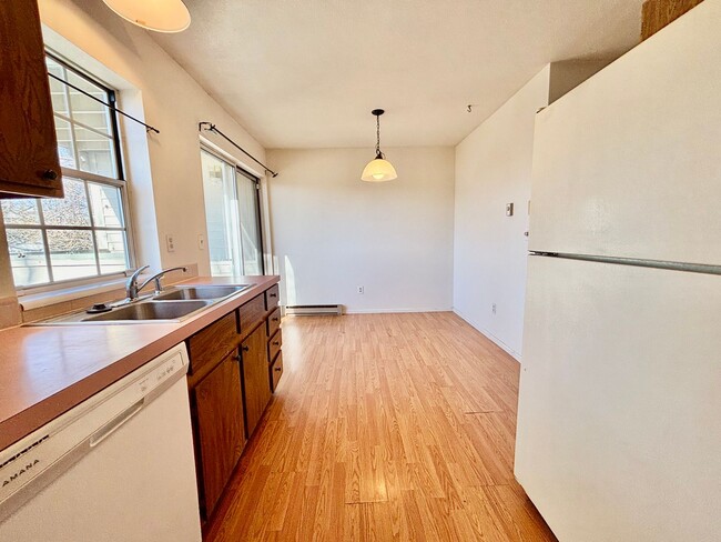 Foto del edificio - Fantastic Opportunity for a Great Condo in...