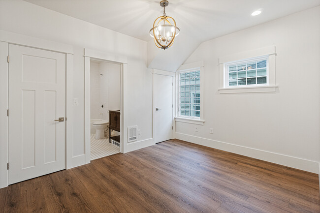 Building Photo - 1001 N 49th St
