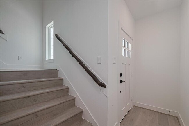 Foto del edificio - 1340 W 24th St