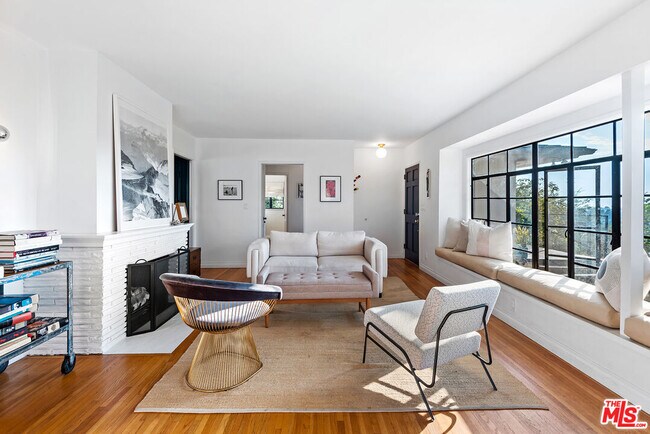 Foto del edificio - 356 Cherry Dr