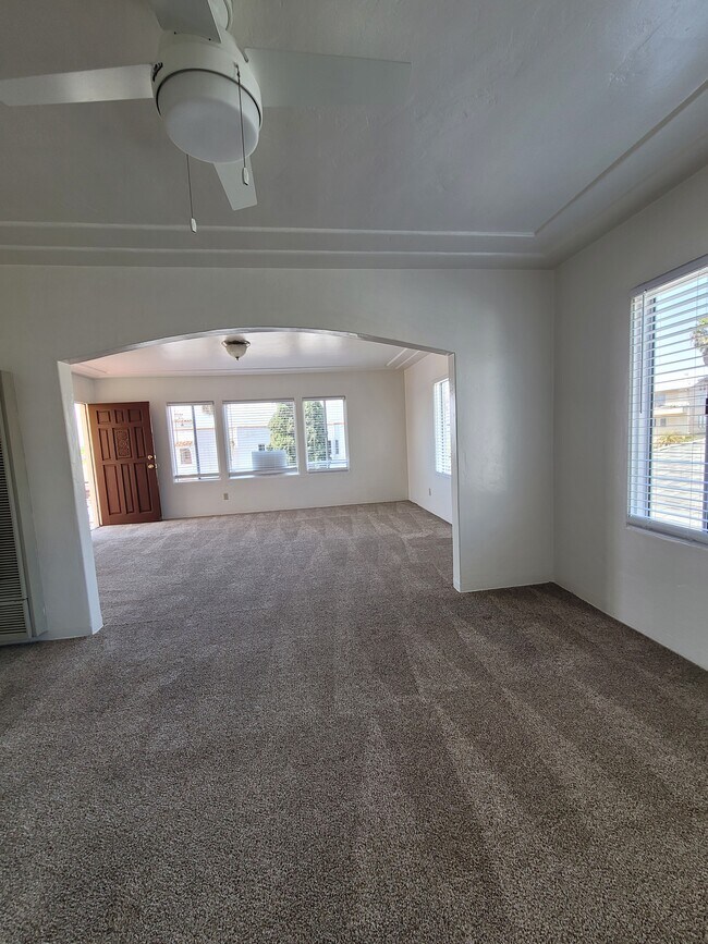 Foto del edificio - 2357 Curlew St
