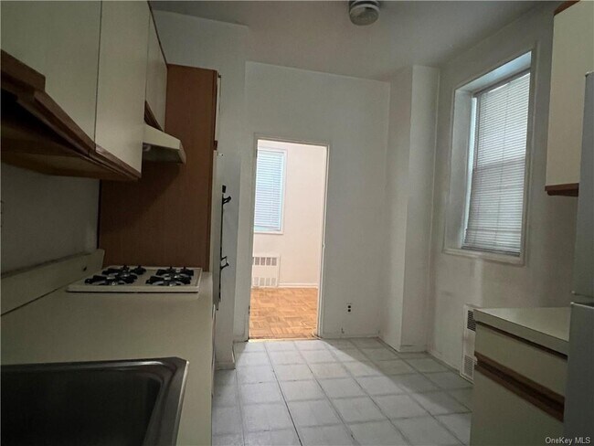 Foto del edificio - 700 Scarsdale Ave