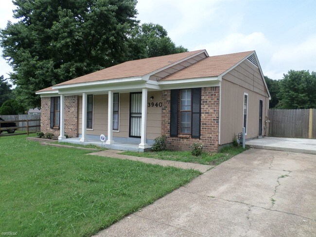 Building Photo - 3940 Twin Lakes Dr