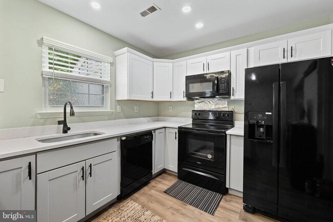 Building Photo - 4071 Bluebird Dr