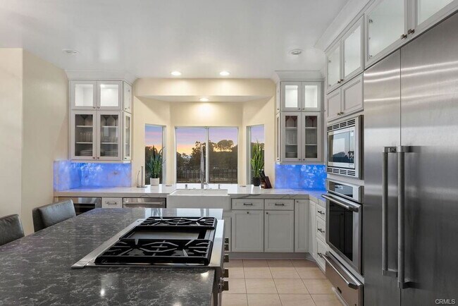 Foto del edificio - 25352 Village Rd