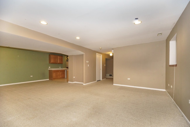 Building Photo - 5815 N Winthrop Ave