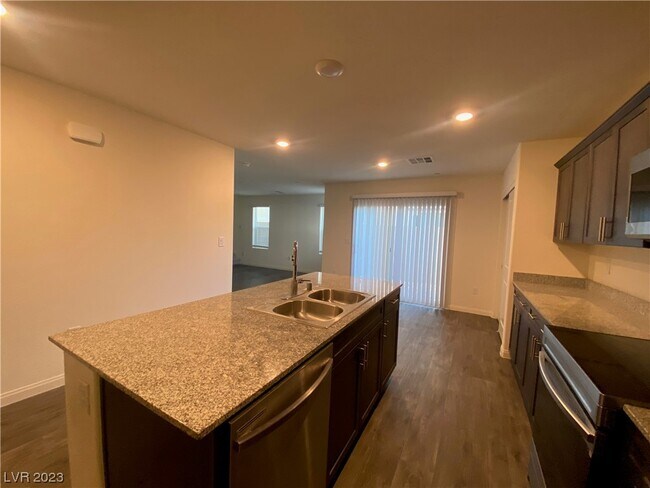 Foto del edificio - 6882 Magenta Moon St