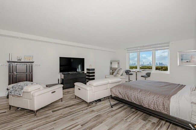 Foto del edificio - 2301 Collins Ave