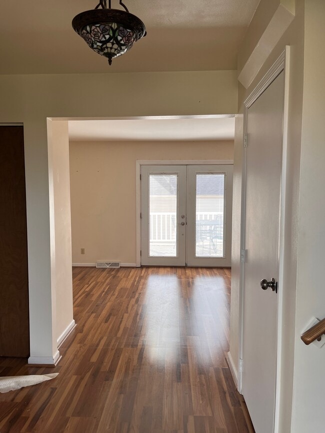 Building Photo - 1071 University Blvd