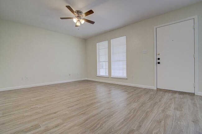 Foto del edificio - 5301 Indio Cir
