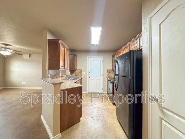 Foto del edificio - 716A E Ridge Blvd