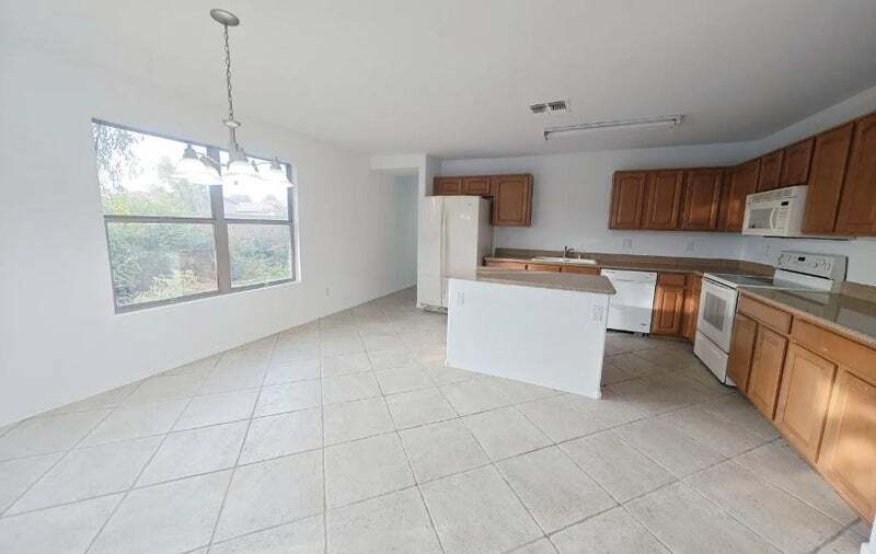 Building Photo - 1070 S Bogle Ct