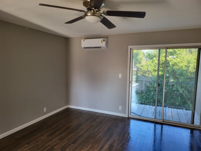Foto del edificio - 734 N Country Acres Ave