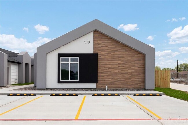 Foto del edificio - 14 TX-499 Loop